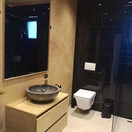 Βίλα Luxury With A Swimming Pool - 21960