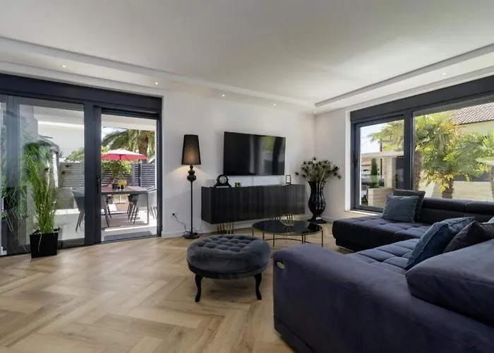 Luxury With A Swimming Pool - 21960 *