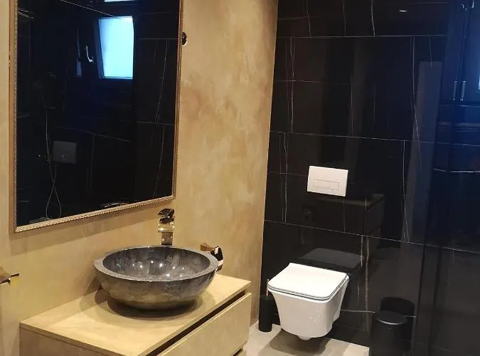 Villa Luxury With A Swimming Pool - 21960